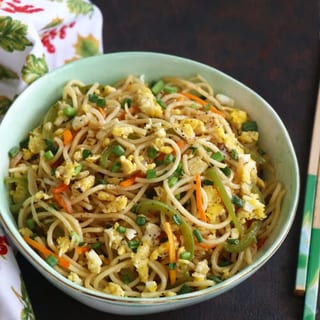 Egg Hakka Noodles